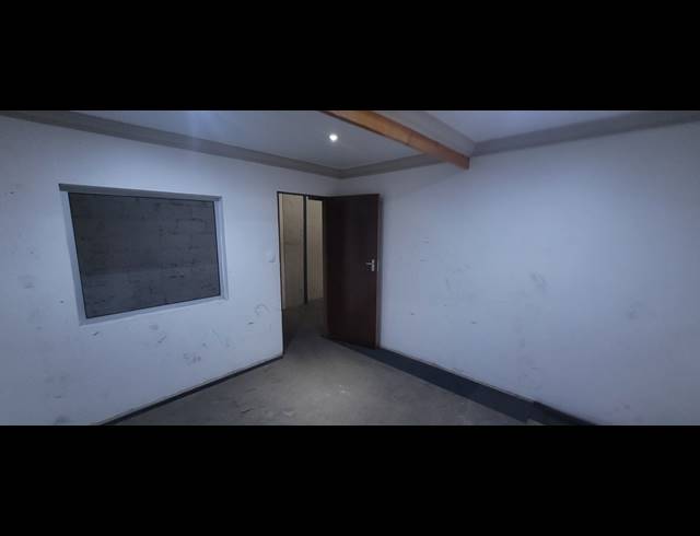1,000M² WAREHOUSE TO LET IN RIVERSIDE PARK
